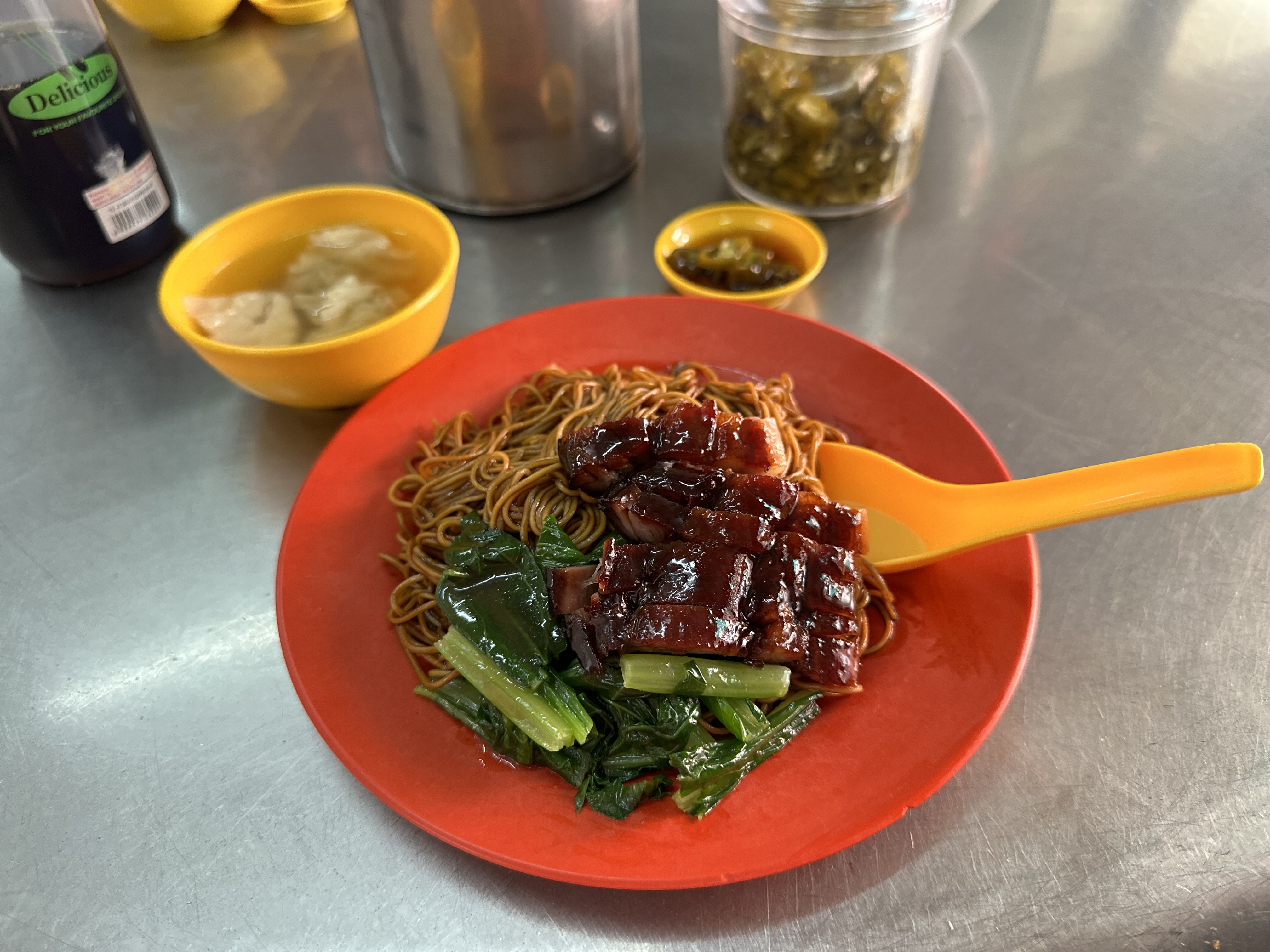 クンキー（Kon Kee）のチャーシュー・ワンタンミー・ドライ