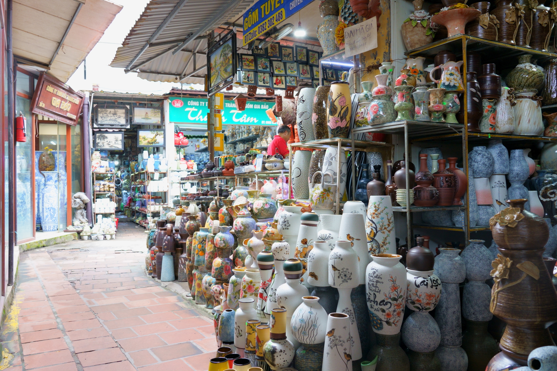 ハノイからひと足のばして伝統の工芸村へ