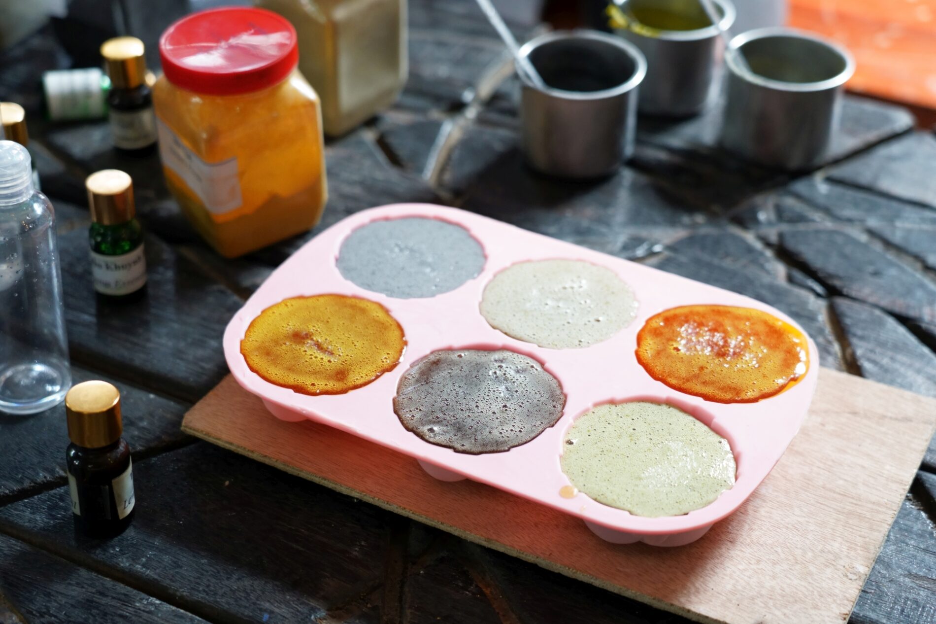 好きな色や香りを選んで、オリジナルの石けんが作ることができる。