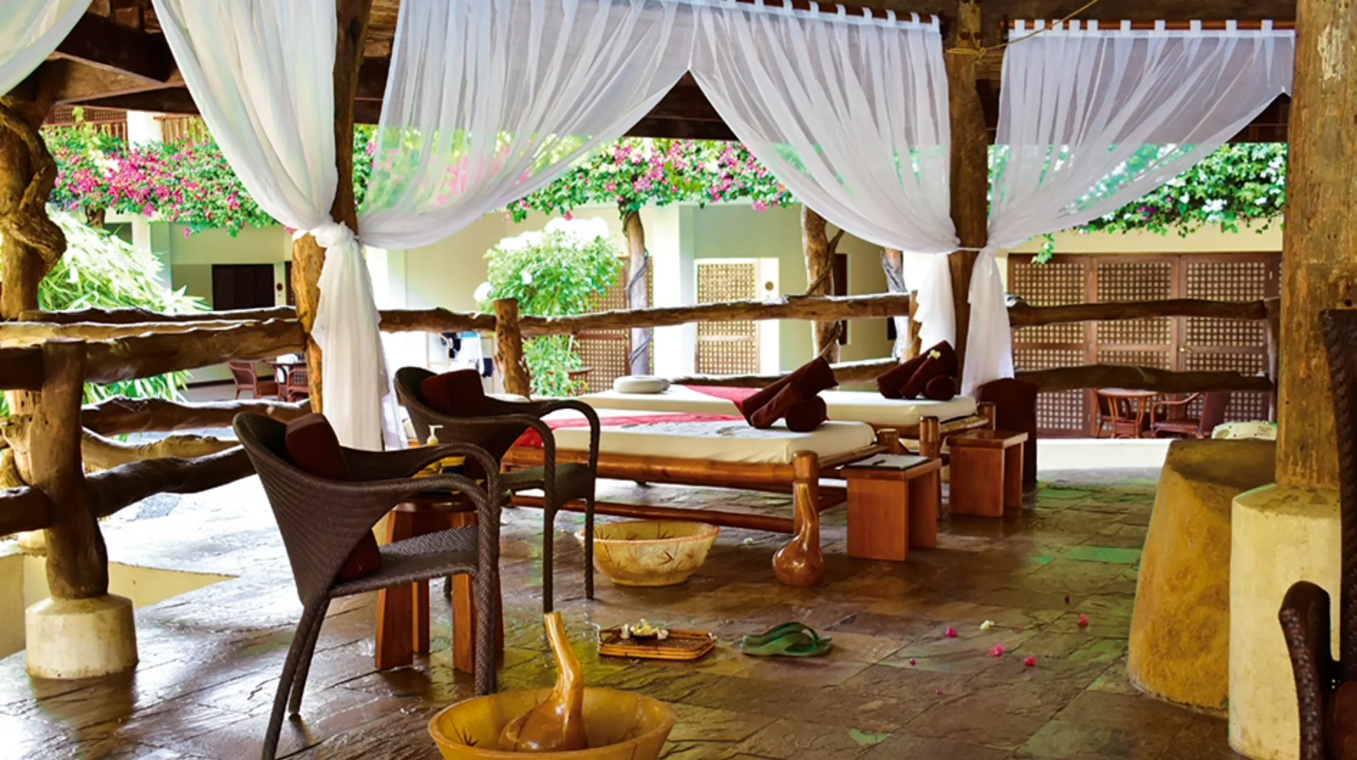 写真：マリバゴブルーウォーター（Amuma Spa）